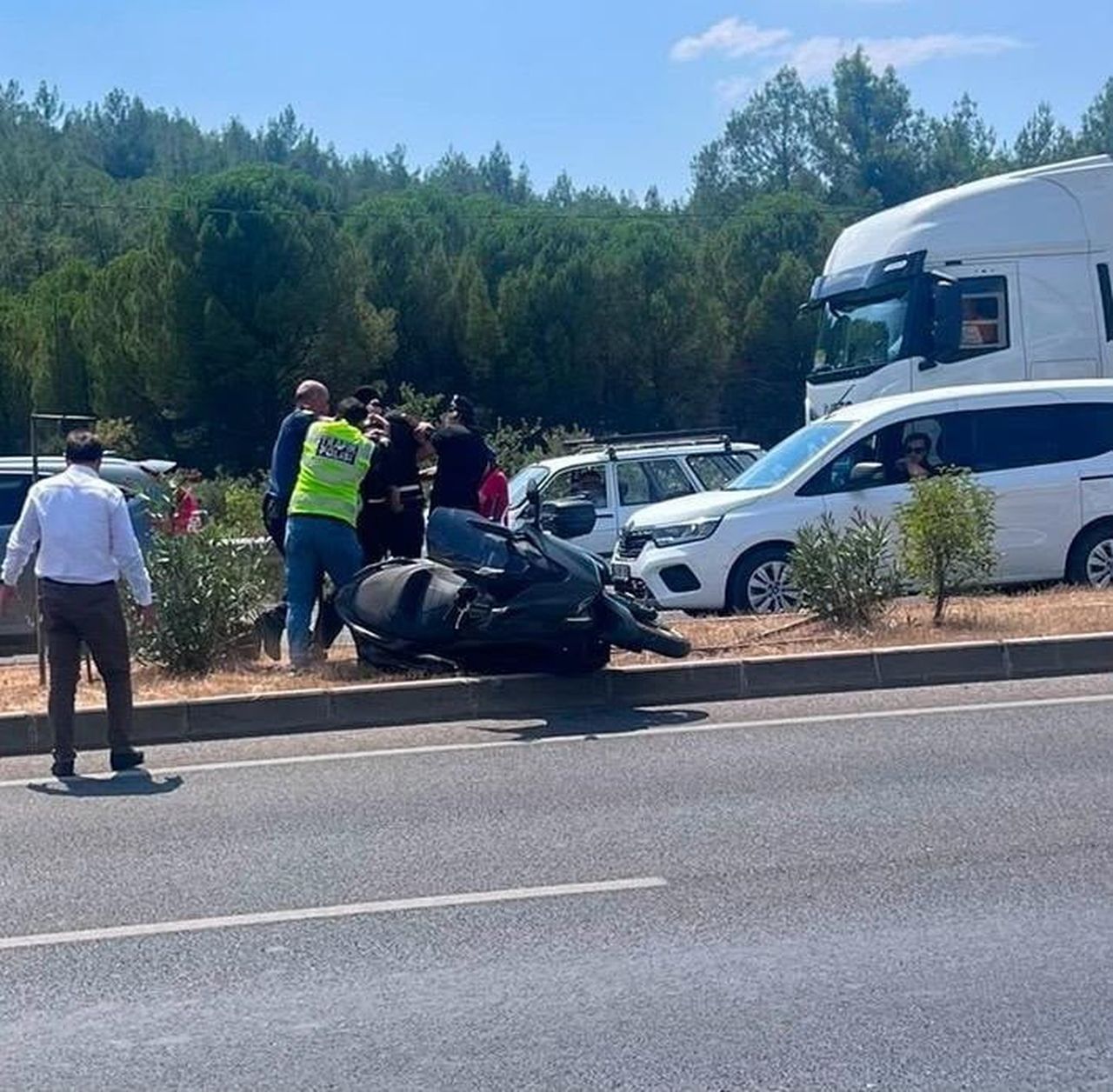MUĞLA’DA KAÇMAYA ÇALIŞAN ARAÇTAN YÜKLÜ MİKTARDA ESRAR ÇIKTI
