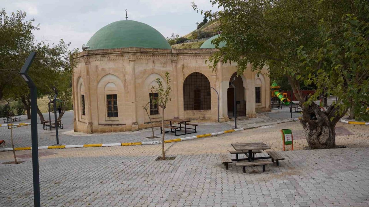 KAHTA EBU SADIK ZİYARETİ MODERN BİR GÖRÜNÜME KAVUŞTU