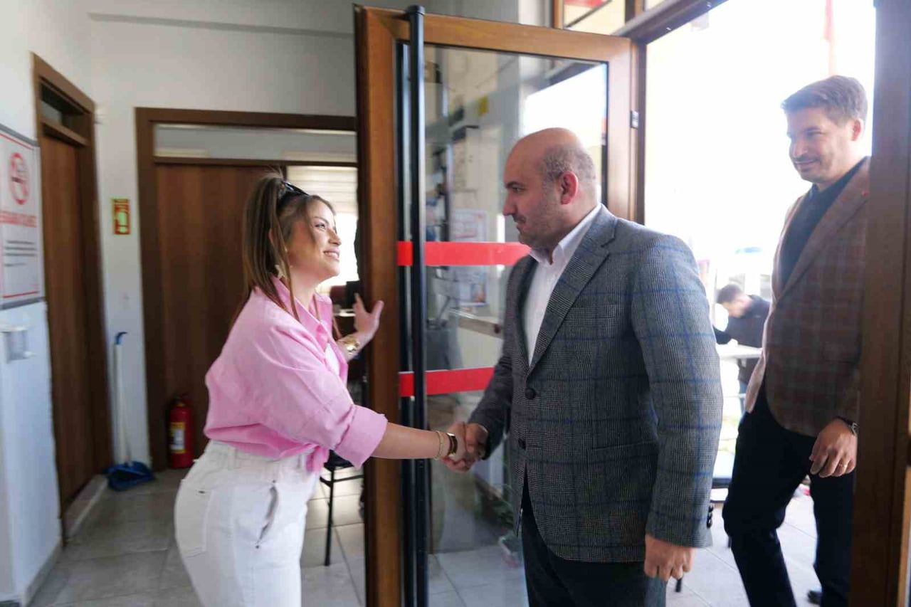 AK PARTİ ESKİŞEHİR İL BAŞKANI GÜRHAN ALBAYRAK, ODUNPAZARI İLÇESİNDEKİ MAHALLE MUHTARLARINI ZİYARET...