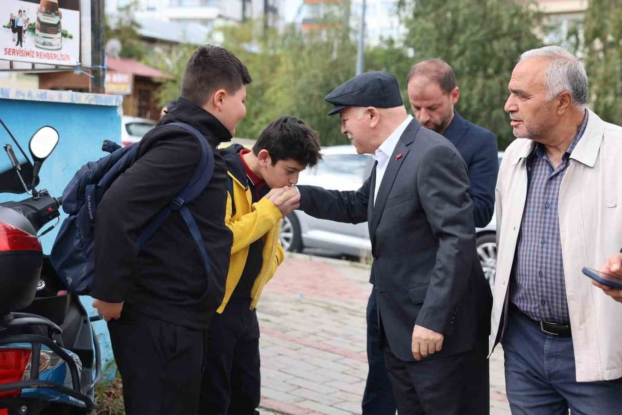 ERZURUM BÜYÜKŞEHİR BELEDİYE BAŞKANI MEHMET SEKMEN, ŞEHİR GENELİNDE YÜRÜTÜLEN EĞİTİM VE İBADET...