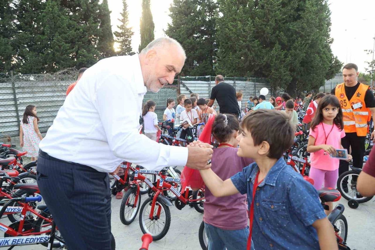 CANİK BELEDİYE BAŞKANI İBRAHİM SANDIKÇI, TÜM VATANDAŞLARI "HAYDİ GÜLE OYNAYA CAMİYE GEL" PROJESİ...