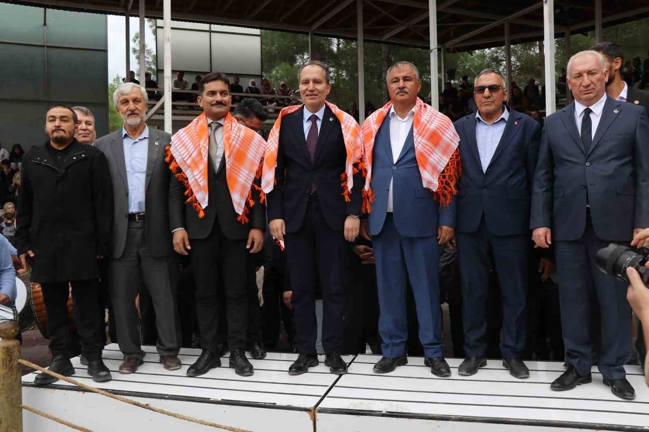 YENİDEN REFAH PARTİSİ GENEL BAŞKANI FATİH ERBAKAN, BEYAĞAÇ BELEDİYE BAŞKANI SEZAYİ PÜTÜN’ÜN...