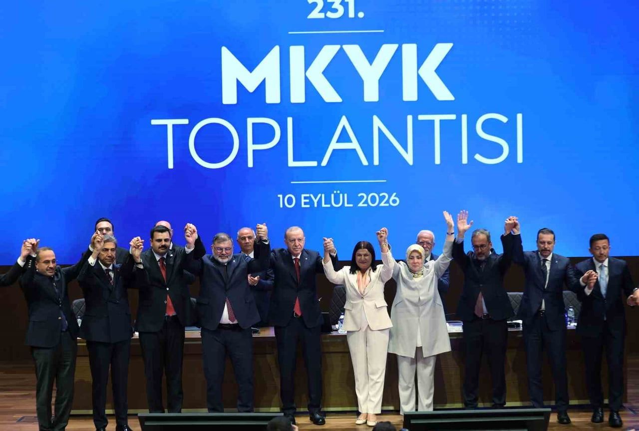 FOÇA BELEDİYE BAŞKANI SANİYE BORA FIÇI AK PARTİ’YE KATILDI