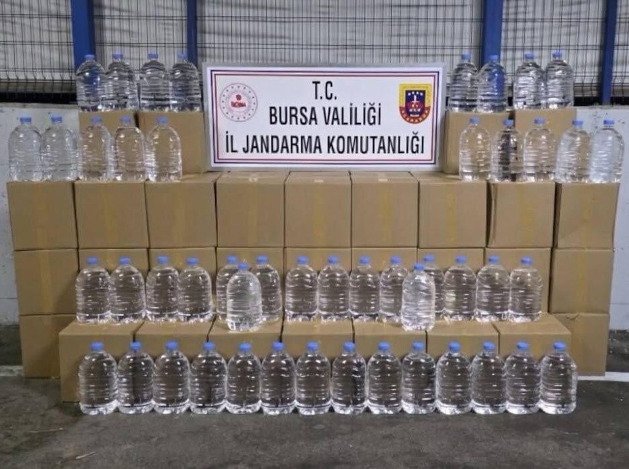 BURSA’DA KAÇAKÇILIĞIN ÖNLENMESİNE YÖNELİK YAPILAN OPERASYONLARDA ARAÇTA YAPILAN BİR ARAMADA BİN...