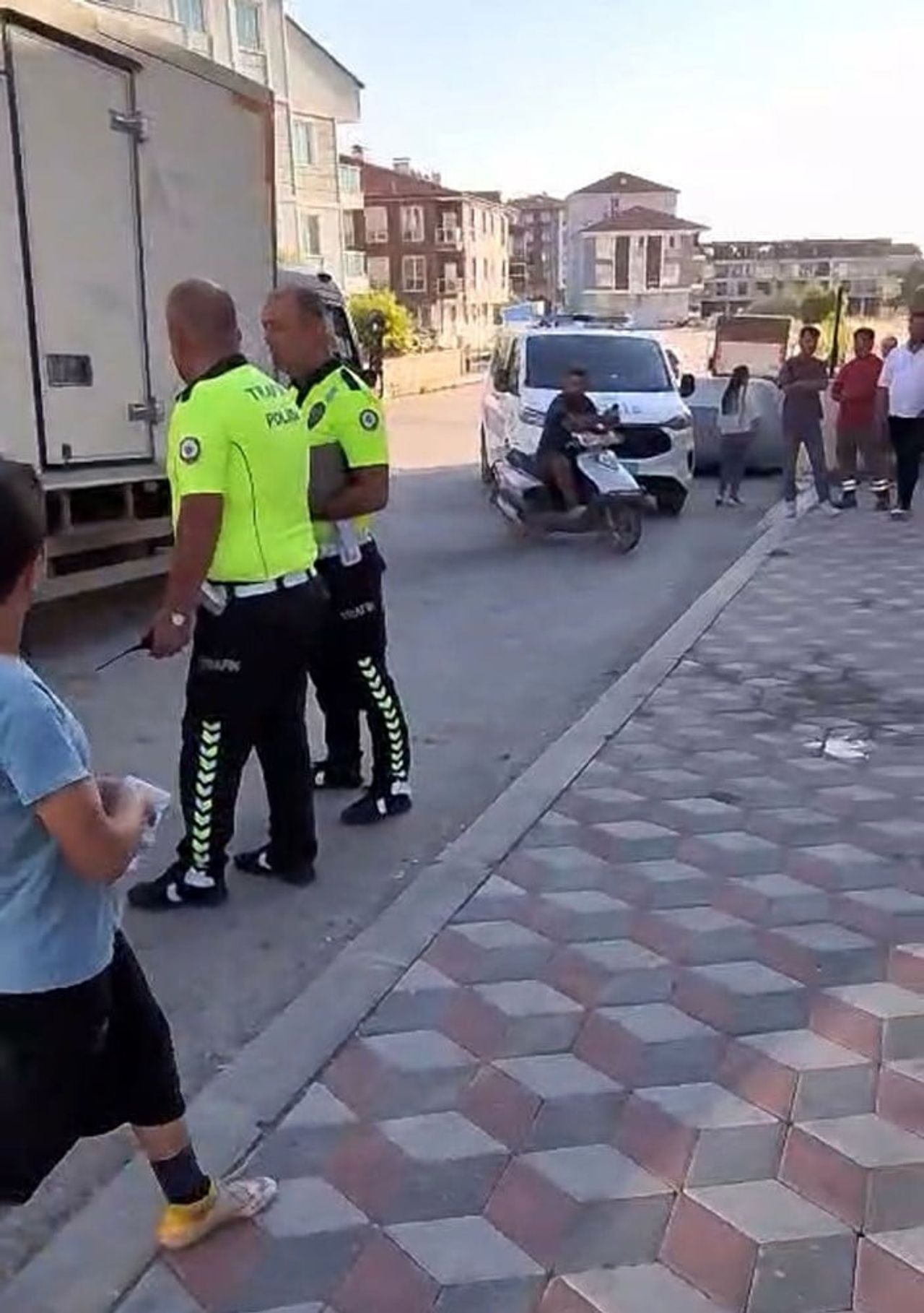 BURDUR'DA ARIZALANAN KAMYONETİNİ TAMİR ETMEYE ÇALIŞAN SÜRÜCÜ, ARACIN GERİ HAREKET ETMESİ SONUCU...