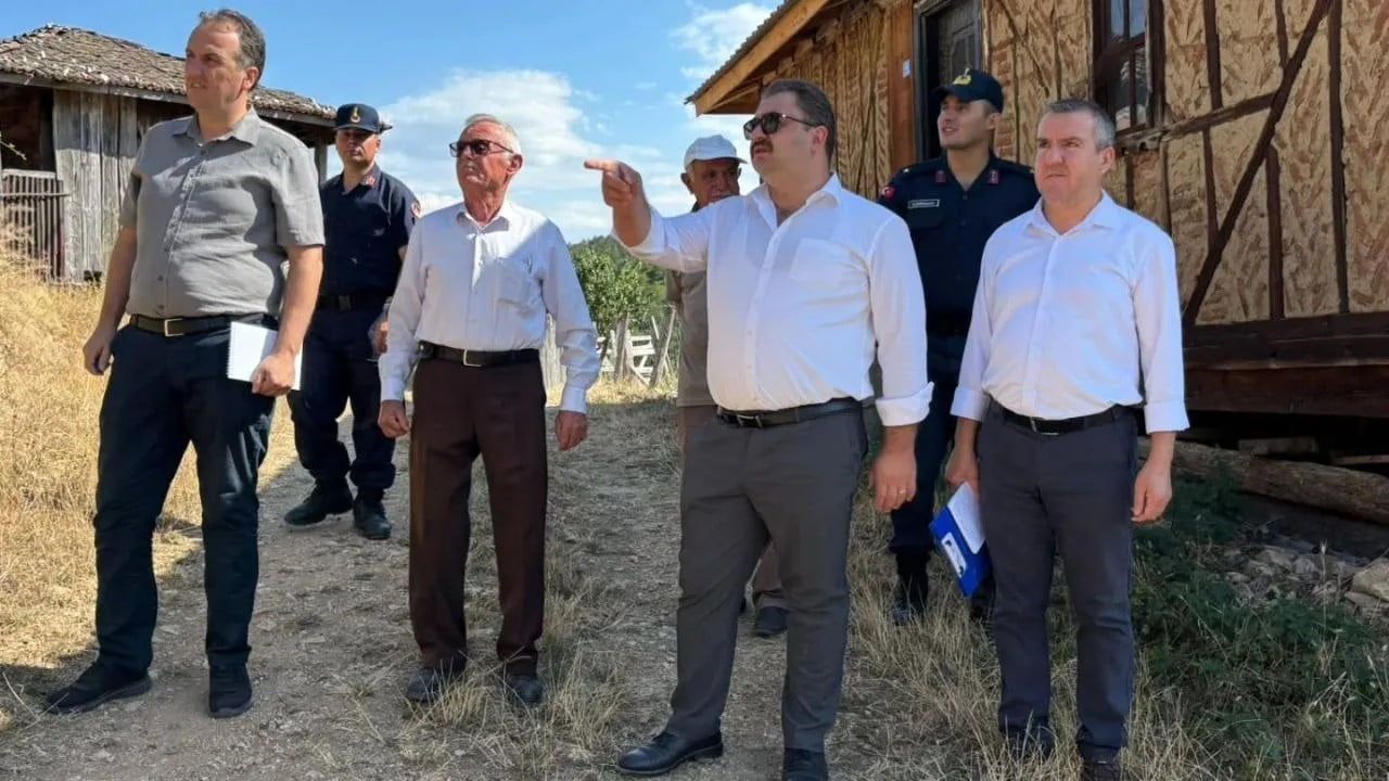 SİNOP’UN SARAYDÜZÜ İLÇESİNDE KAYMAKAM BİRKAN GÖKTAŞ, ÇALPINAR KÖYÜNÜ ZİYARET EDEREK VATANDAŞLARLA...