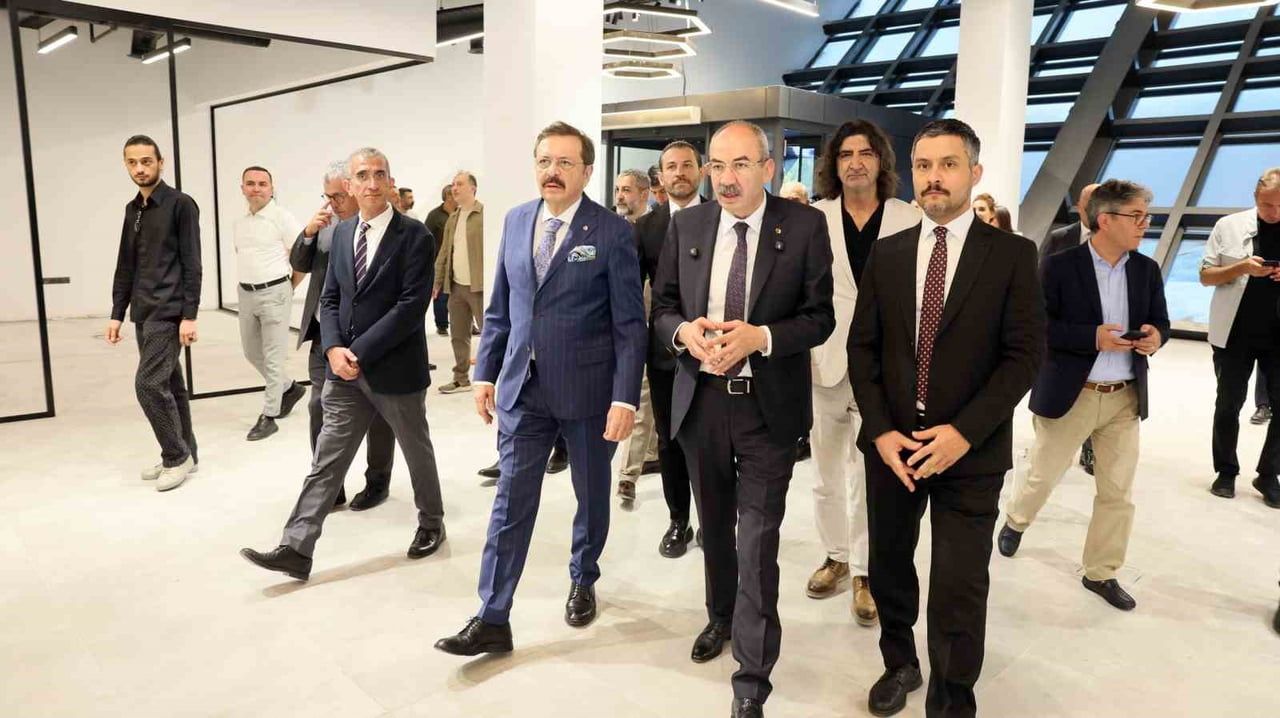 TÜRKİYE ODALAR VE BORSALAR BİRLİĞİ BAŞKANI RİFAT HİSARCIKLIOĞLU; KAYSERİ TİCARET ODASI’NI (KTO)...