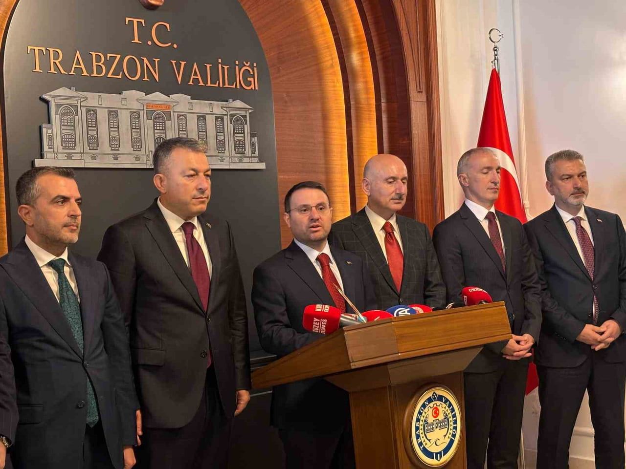 ADALET BAKANI AKIN GÜRLEK, TRABZON VALİLİĞİNİ ZİYARETİNDE AÇIKLAMALARDA BULUNDU