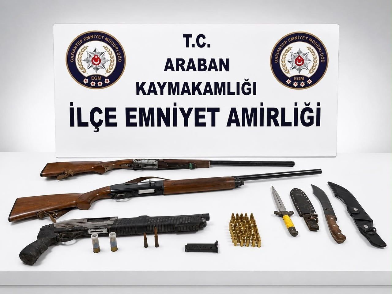 GAZİANTEP'TE 3 ADET RUHSATSIZ TÜFEK ELE GEÇİRİLDİ: 1 GÖZALTI