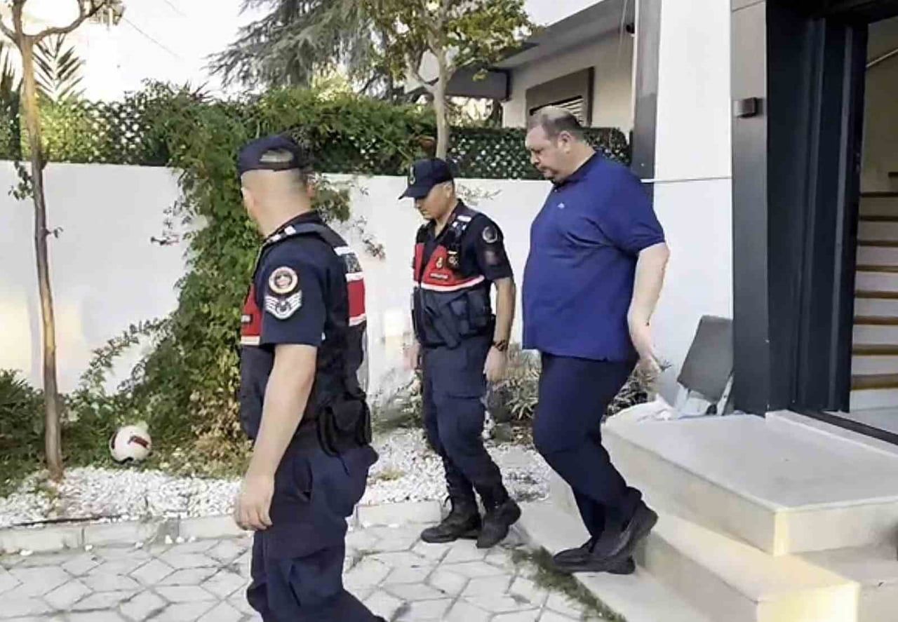 İZMİR CUMHURİYET BAŞSAVCILIĞI TARAFINDAN CHP’Lİ MENDERES BELEDİYESİ’NE YÖNELİK YÜRÜTÜLEN ‘RÜŞVET’...