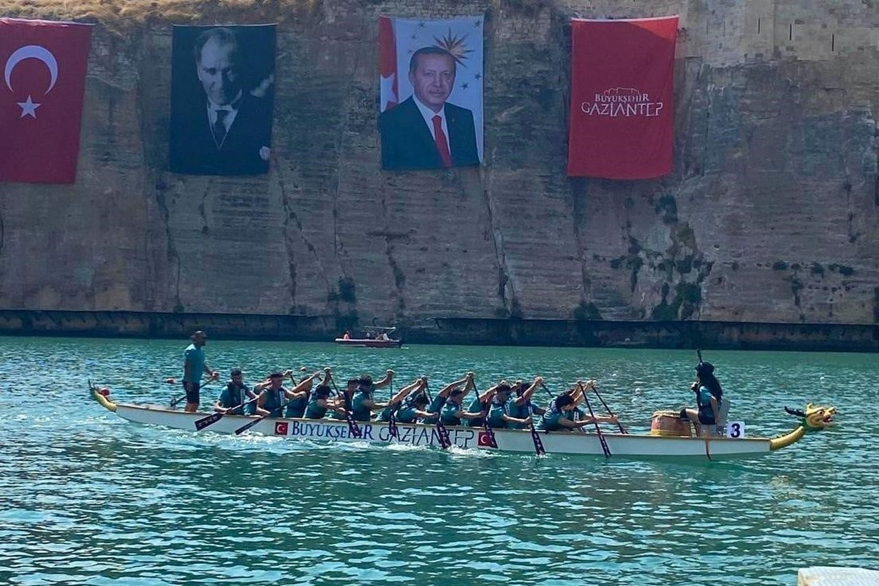 SAMSUN BÜYÜKŞEHİR SPOR KULÜBÜ SPORCULARI, GAZİANTEP RUMKALE’DE DÜZENLENEN DRAGON BOT TÜRKİYE...