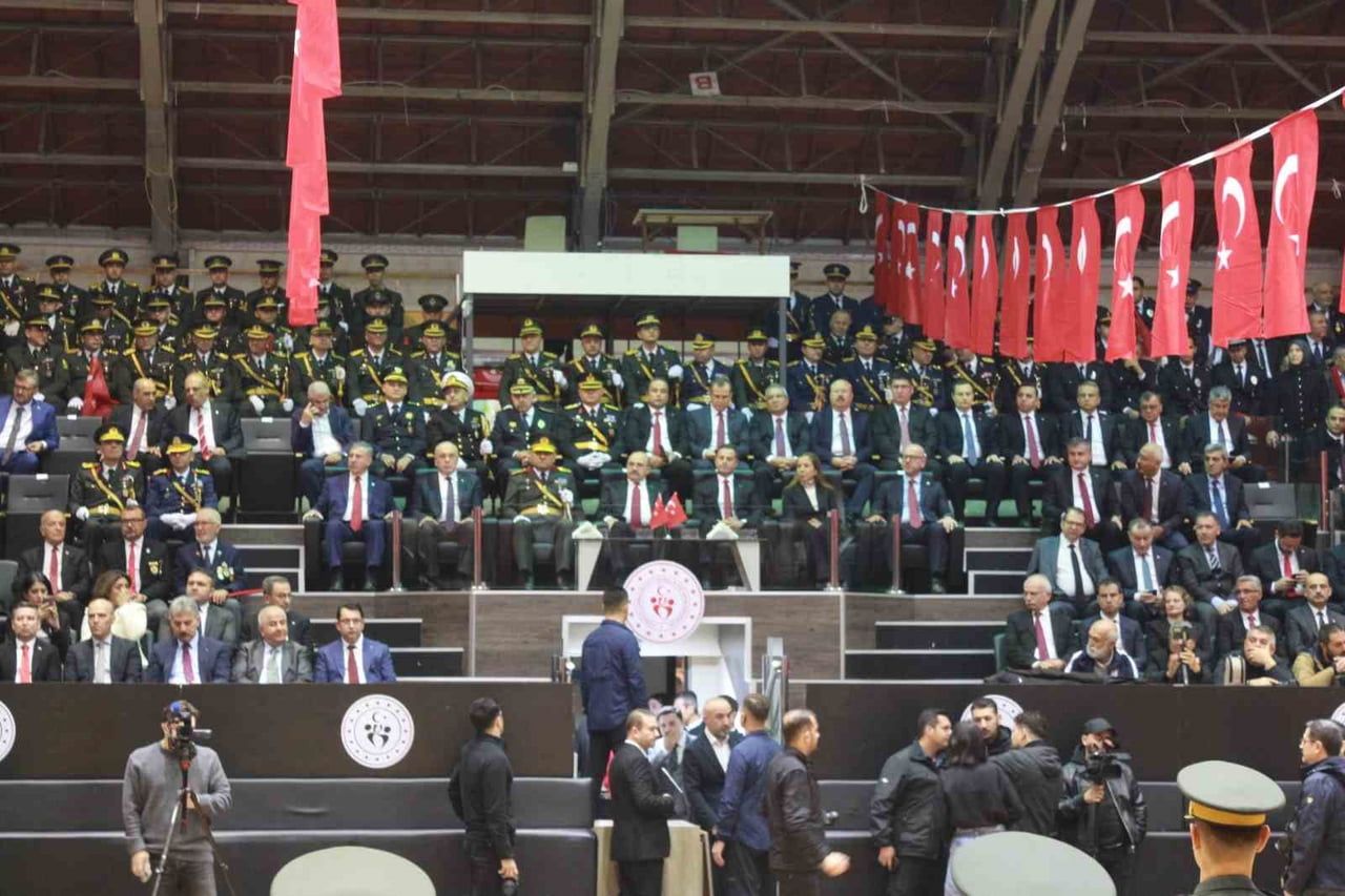 TÜRKİYE CUMHURİYETİNİN KURULUŞUNUN 103’ÜNCÜ YIL DÖNÜMÜ TÖRENLERLE KUTLANDI.