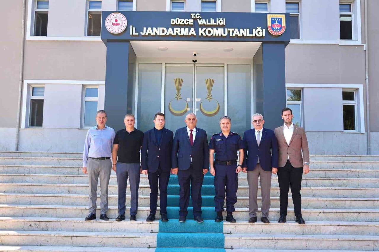 DÜZCE TİCARET VE SANAYİ ODASI HEYETİ, DÜZCE İL JANDARMA KOMUTANLIĞI GÖREVİNE ATANAN KIDEMLİ ALBAY...