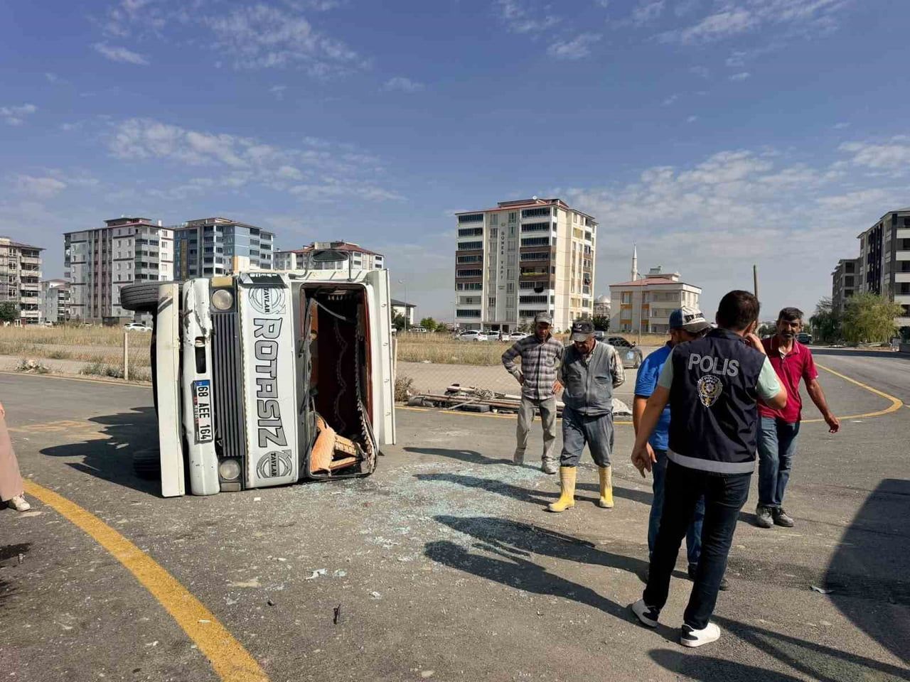KAHRAMANMARAŞ’TA KAMYON İLE MİNİBÜSÜN ÇARPIŞMASI SONUCU MEYDANA GELEN TRAFİK KAZASINDA 2 KİŞİ...