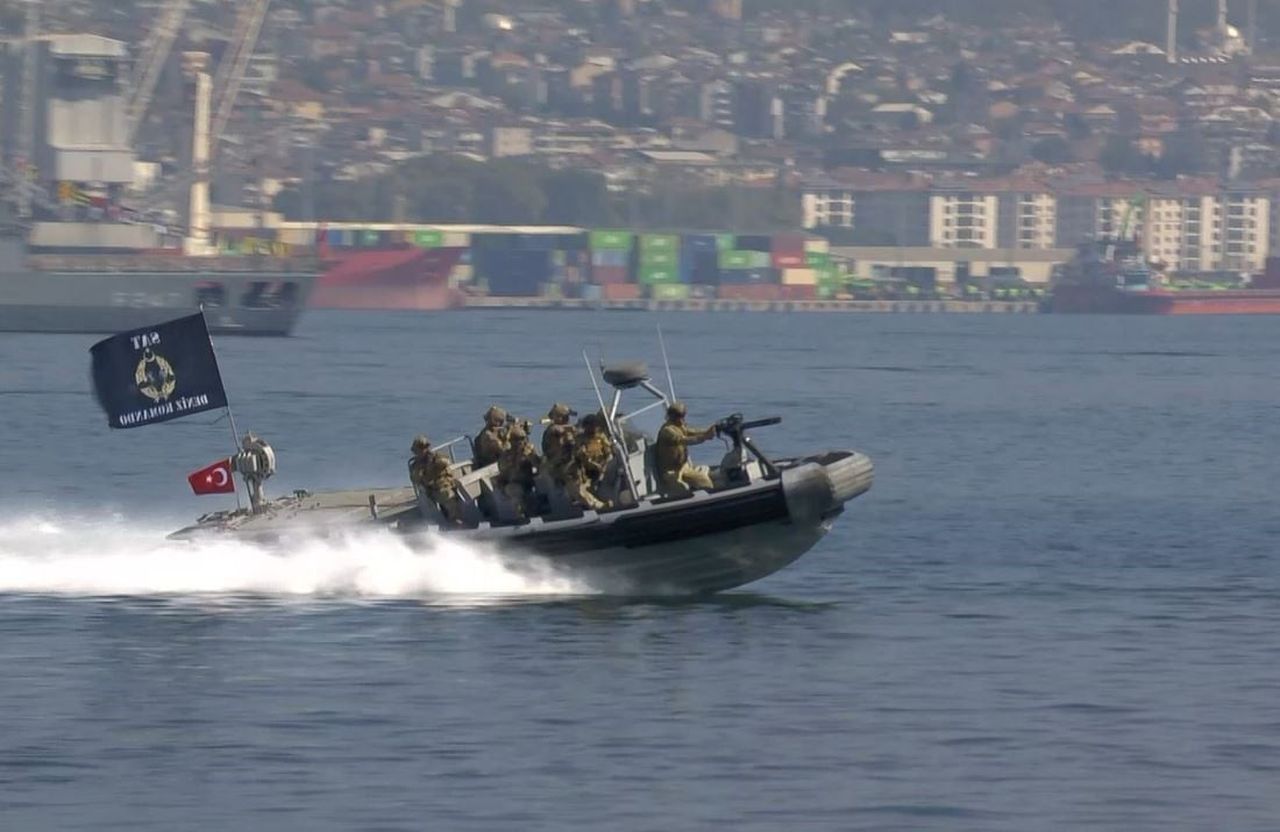 TEKNOFEST MAVİ VATAN’DA KOMANDOLARI (SAS) VE SU ALTI TAARRUZ KOMUTANLIĞI (SAT) KOMANDOLARI SENARYO...