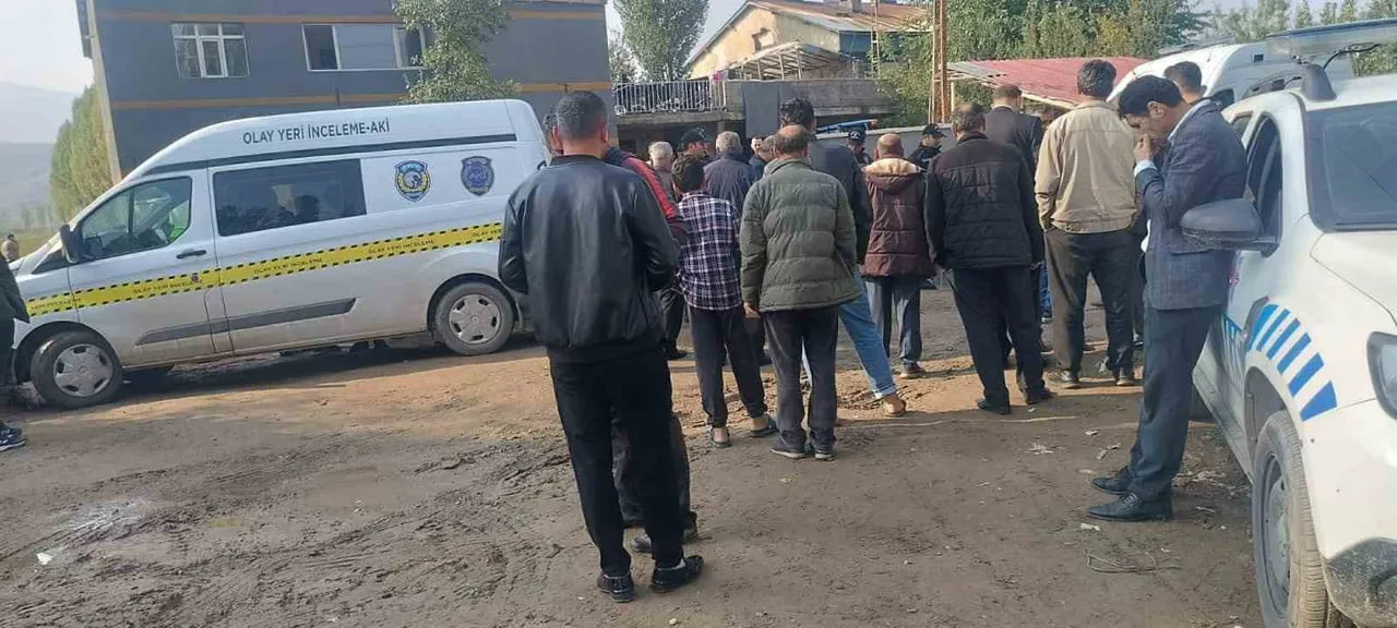 MUŞ'UN HASKÖY İLÇESİNDE TOPRAK ANLAŞMAZLIĞI NEDENİYLE KARDEŞİNİN EVİNE SİLAHLA ATEŞ AÇAN ŞAHIS;...