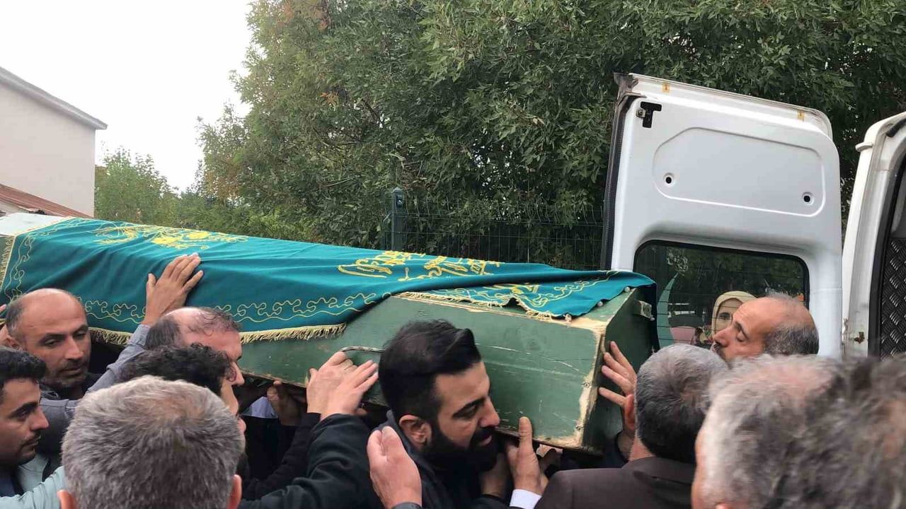 ASANSÖR KAZASINDA HAYATINI KAYBEDEN ÖĞRENCİ GÖZYAŞLARIYLA TOPRAĞA VERİLDİ
