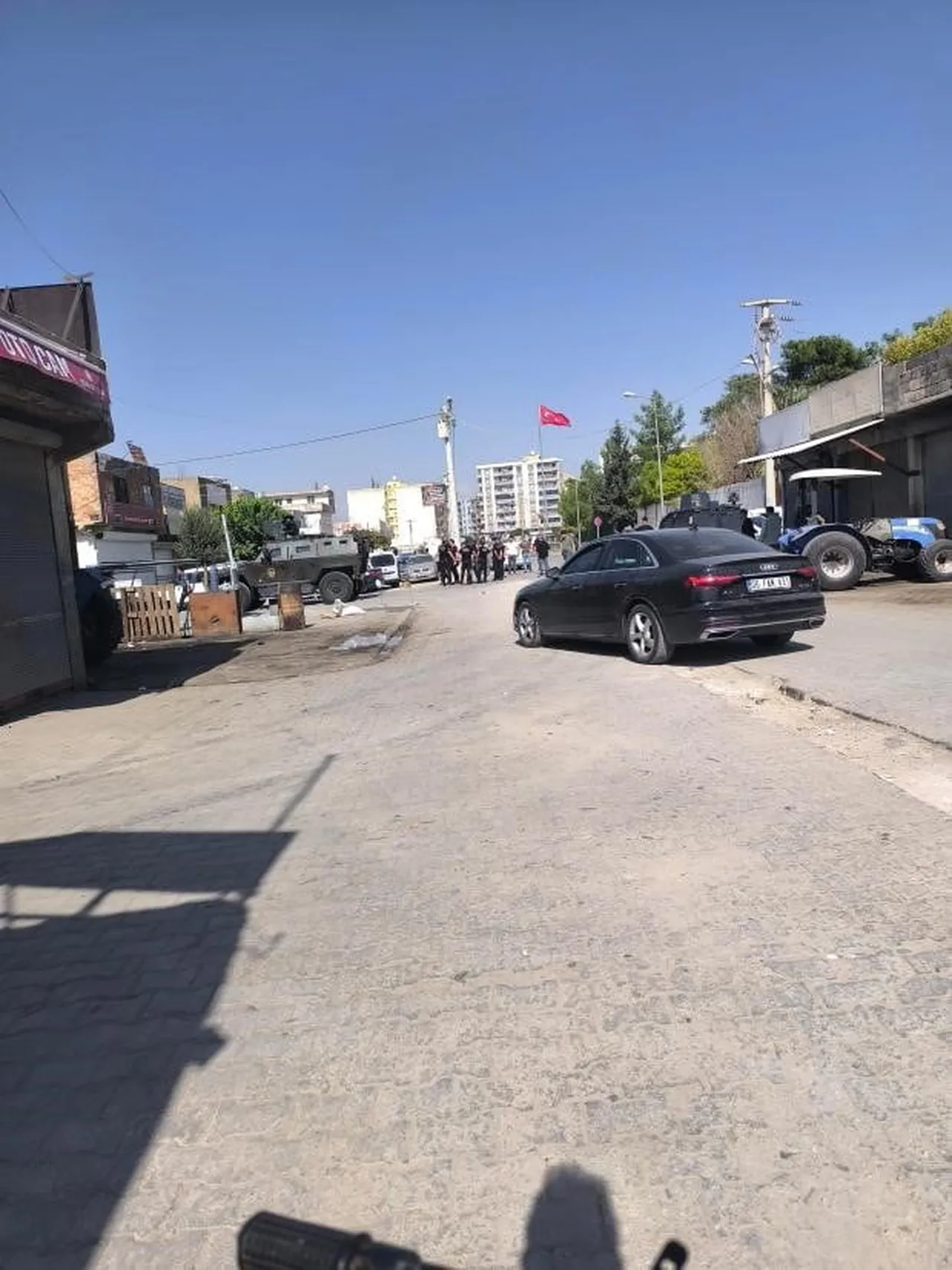 İHBAR ÜZERİNE OLAY YERİNE SAĞLIK VE POLİS EKİPLERİ SEVK EDİLDİ