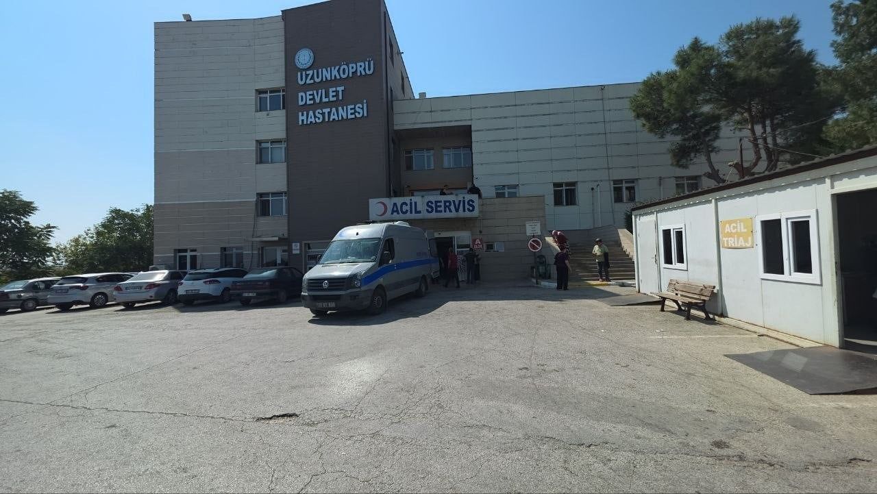 EDİRNE'NİN UZUNKÖPRÜ İLÇESİNDE AYNI MADEN ŞİRKETİNDE ÇALIŞTIKLARI ÖĞRENİLEN MESAİ ARKADAŞLARI...