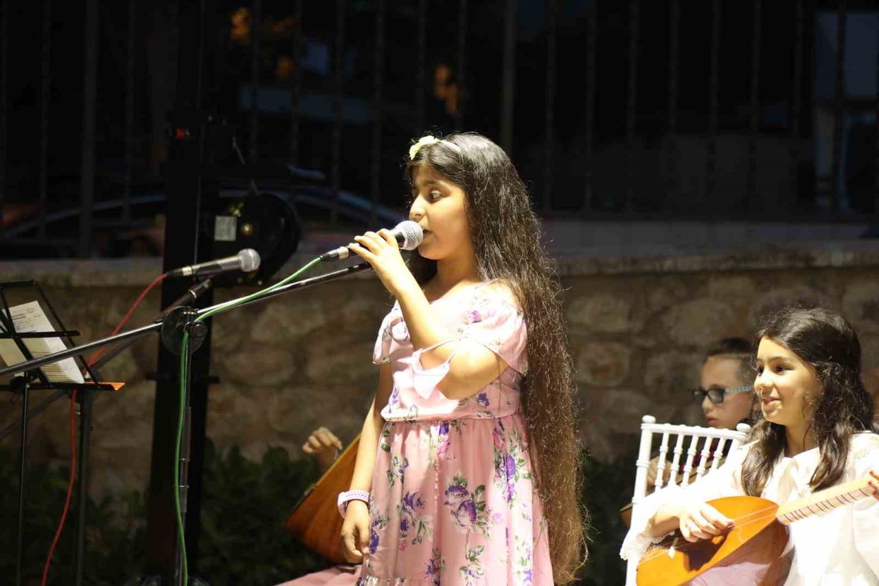 DARICA BELEDİYESİ TARAFINDAN HAYATA GEÇİRİLEN KONSERVATUVAR, FARKLI SANAT DALLARINDA EĞİTİM ALMAK...