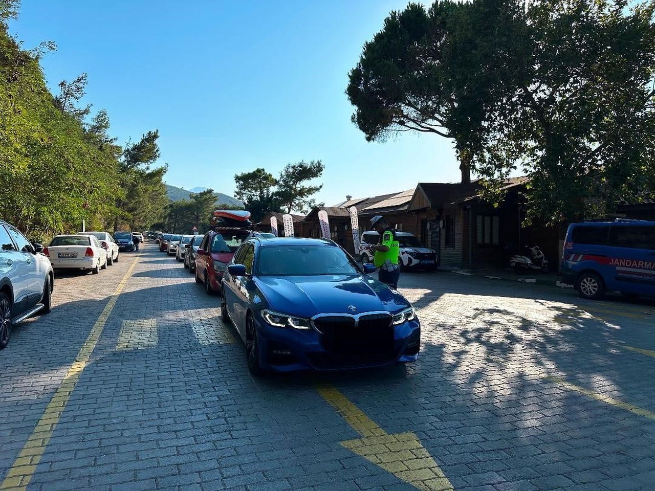 GÜZELÇAMLI’DA JANDARMADAN SÜRÜCÜLERE ALKOL DENETİMİ