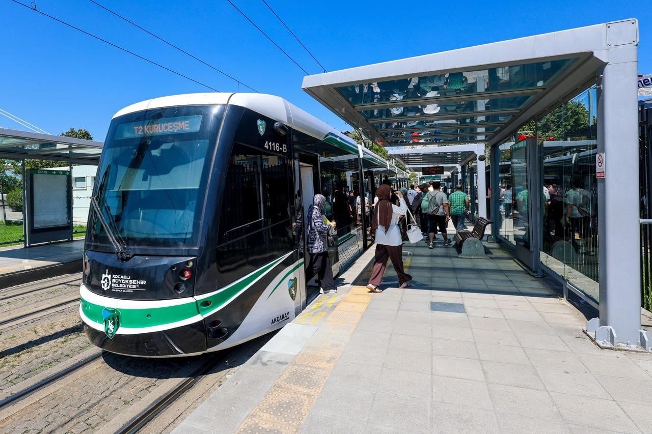 KOCAELİ'DE HİZMET VEREN AKÇARAY TRAMVAY HATTI, 8 EKİM'DE TAŞIDIĞI 85 BİN 546 YOLCUYLA TÜM...