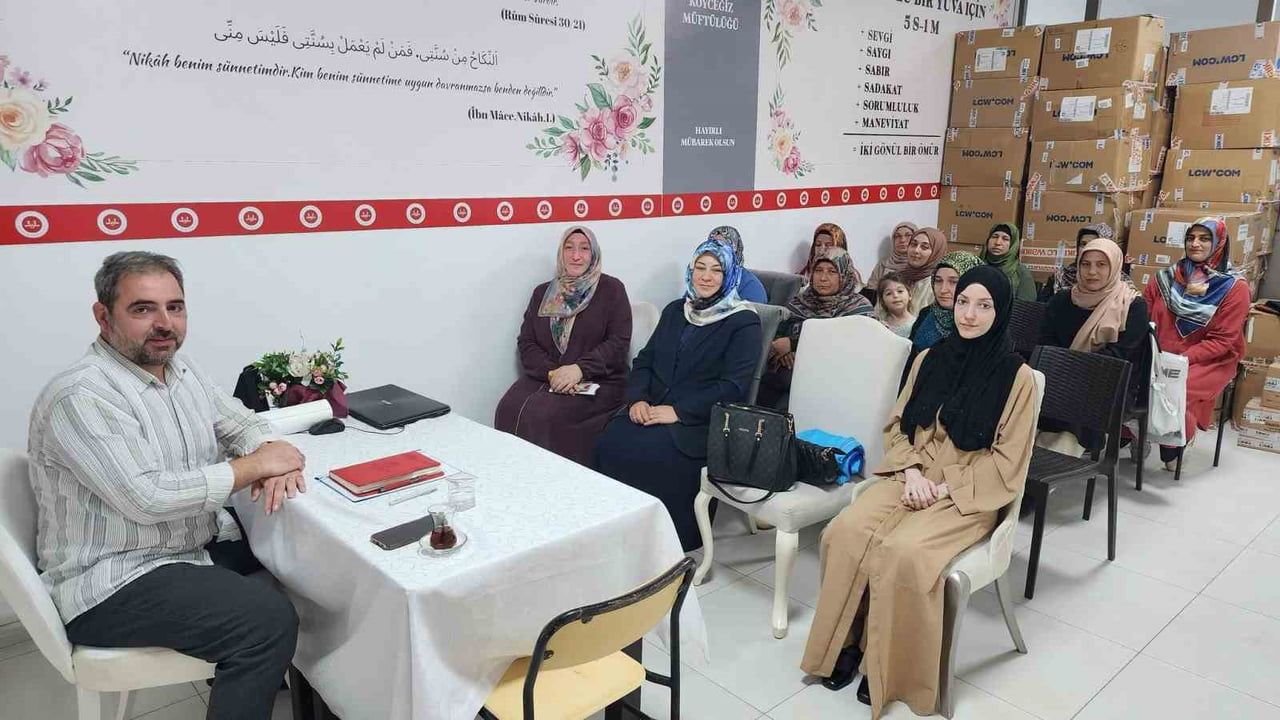 KÖYCEĞİZ’DE KUR’AN KURSU ÖĞRETİCİLERİ İLE YENİ DÖNEM DEĞERLENDİRİLDİ