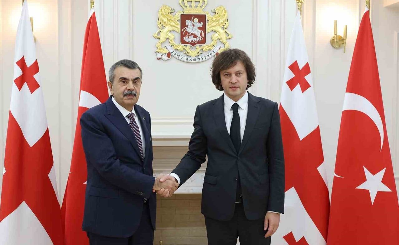 MİLLİ EĞİTİM BAKANI TEKİN GÜRCİSTAN BAŞBAKANI KOBAKHİDZE İLE BİR ARAYA GELDİ