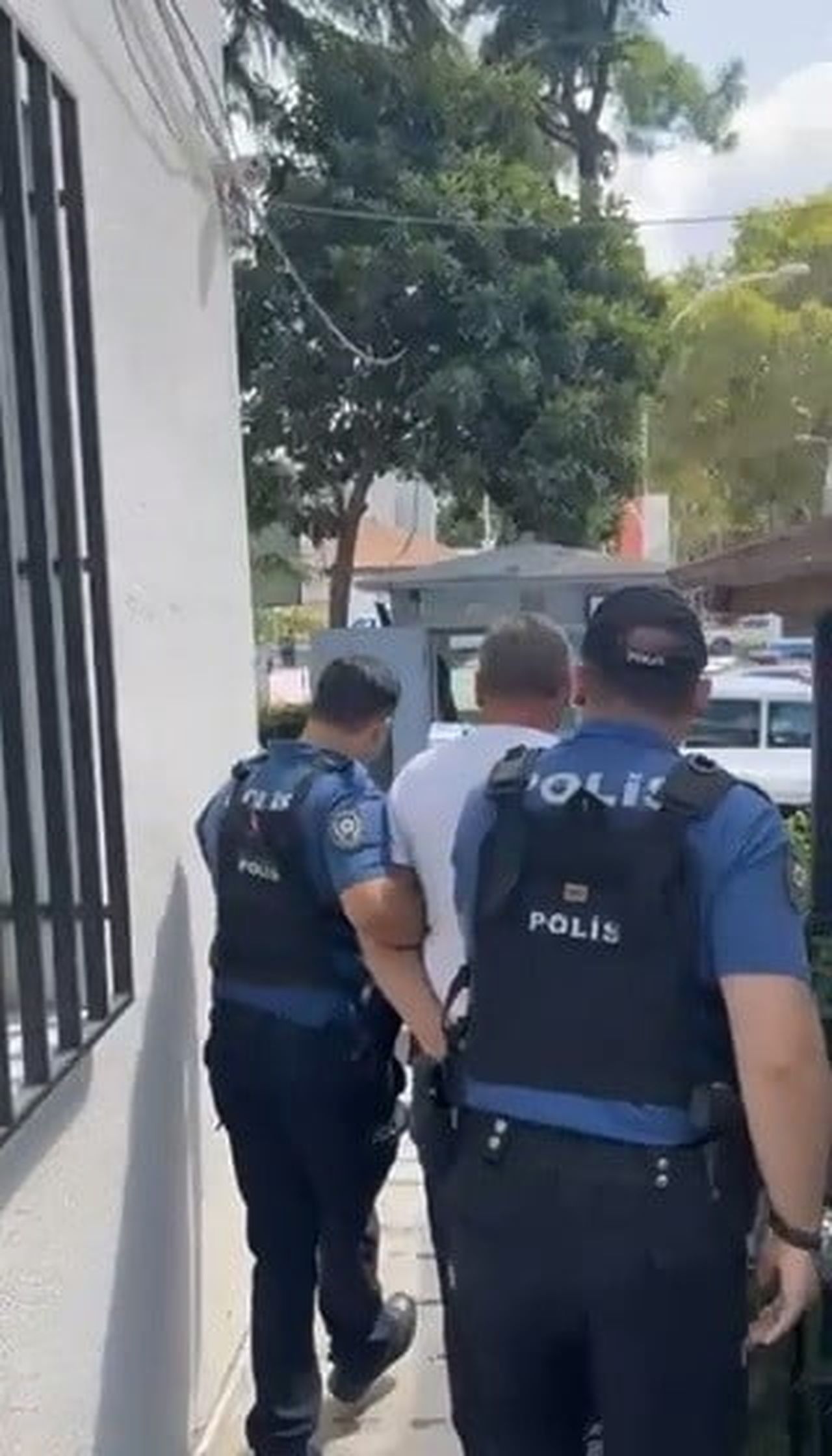 BURSA’NIN İZNİK İLÇESİNDE, HAKKINDA 10 YIL KESİNLEŞMİŞ HAPİS CEZASI BULUNAN ŞAHIS, POLİS...
