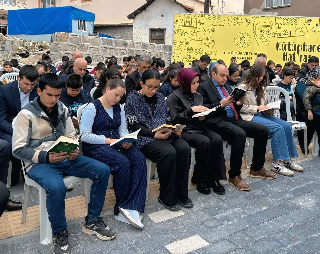 KAHRAMANMARAŞ’IN ANDIRIN İLÇESİNDE BULUNAN ŞEHİT ÖMER HALİSDEMİR İLÇE HALK KÜTÜPHANESİ, HAFTANIN 7...