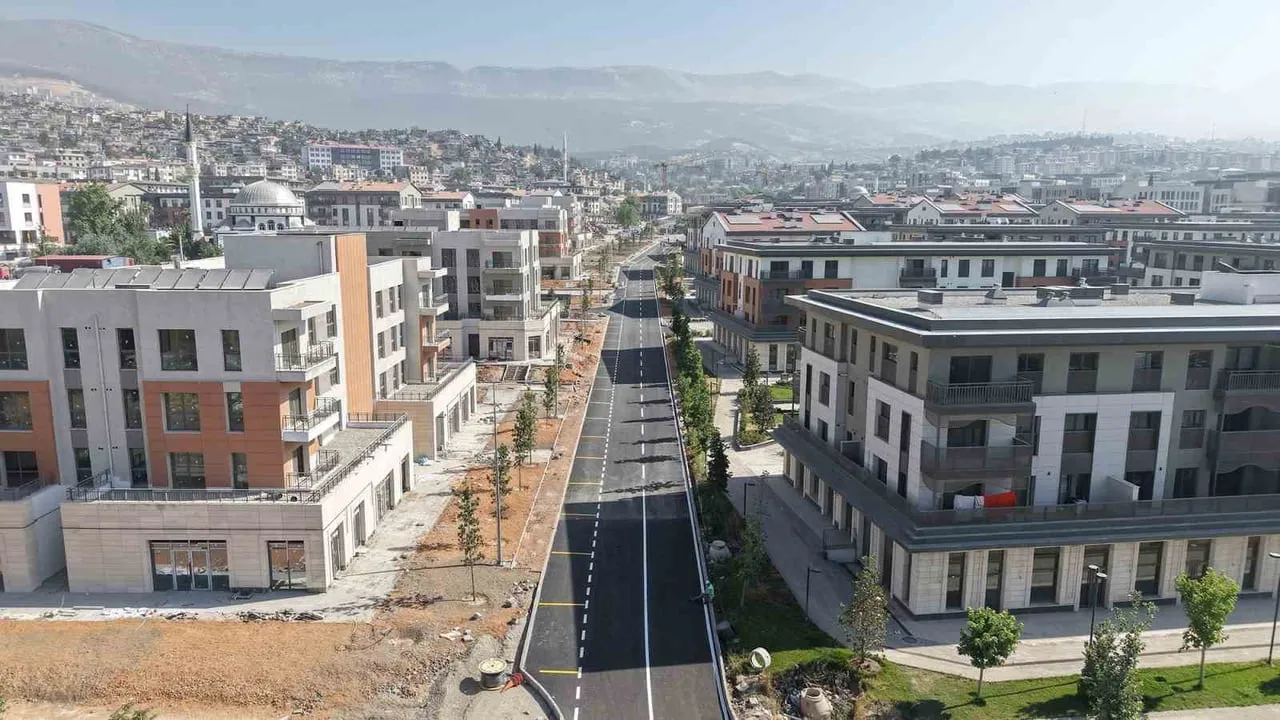 KAHRAMANMARAŞ’TA 6 ŞUBAT DEPREMLERİNİN ARDINDAN YENİDEN İNŞA EDİLEN AZERBAYCAN MAHALLESİ’NDE İŞ...