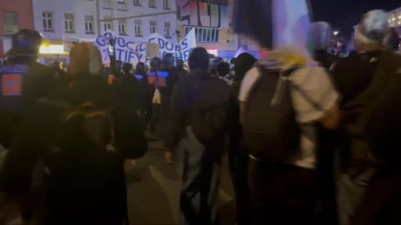Almanya’nın başkenti Berlin’de, İsrail’in Gazze Şeridi’ne yönelik 7 Ekim 2023’te başlattığı...