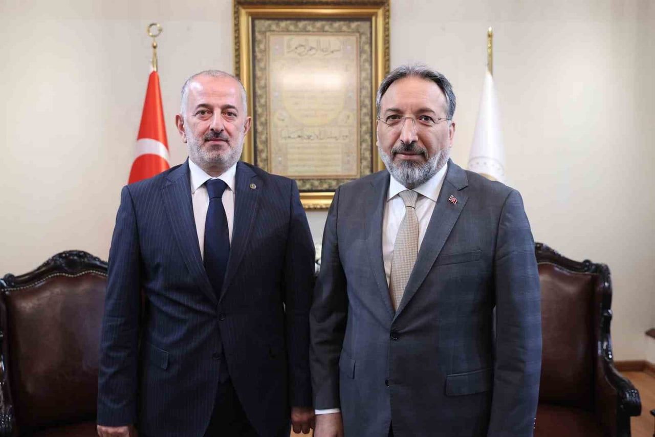 MÜFTÜ DİKMEN, DİYANET İŞLERİ BAŞKANI ARPAGUŞ İLE BİR ARAYA GELDİ