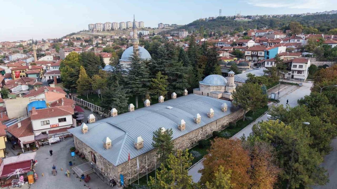 ESKİŞEHİR'İN TARİHİ VE KÜLTÜREL MİRASININ ÖNEMLİ MERKEZLERİNDEN KURŞUNLU KÜLLİYESİ