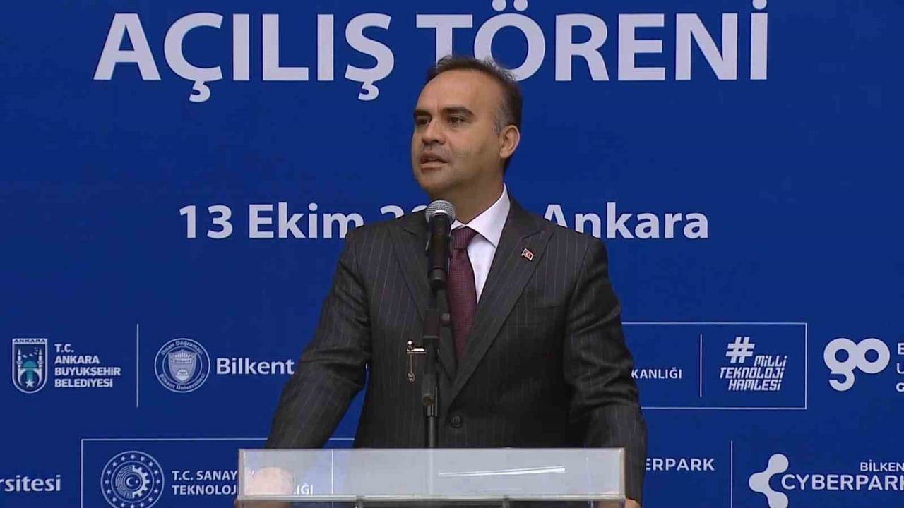 SANAYİ VE TEKNOLOJİ BAKANI MEHMET FATİH KACIR PROGRAMDA KONUŞMA YAPTI