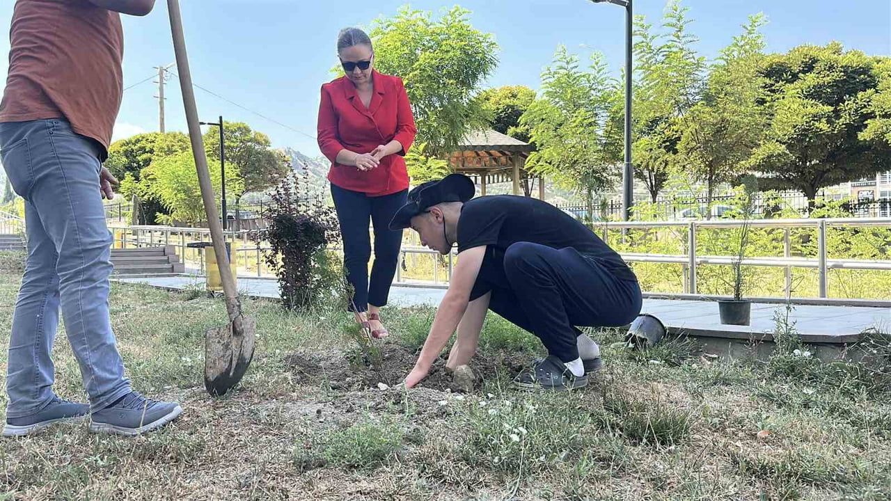 BURDUR’DA KONUT DOKUNULMAZLIĞINI İHLAL SUÇUNDAN HAKKINDA DAVA AÇILAN GENÇ, MÜŞTEKİNİN TALEBİ...
