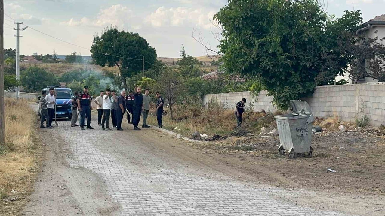 AKSARAY'DA BİR ŞAHIS, ALACAKLISININ EVİNE YAPTIĞI BASKINLA 2 KİŞİYİ TABANCAYLA VURARAK...