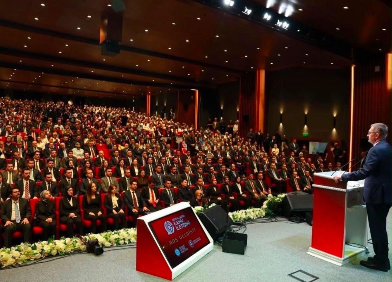 BİTLİS EREN ÜNİVERSİTESİ, “DİJİTAL ÇAĞDA KAMU İLETİŞİMİ” PANELİNE KATILDI
