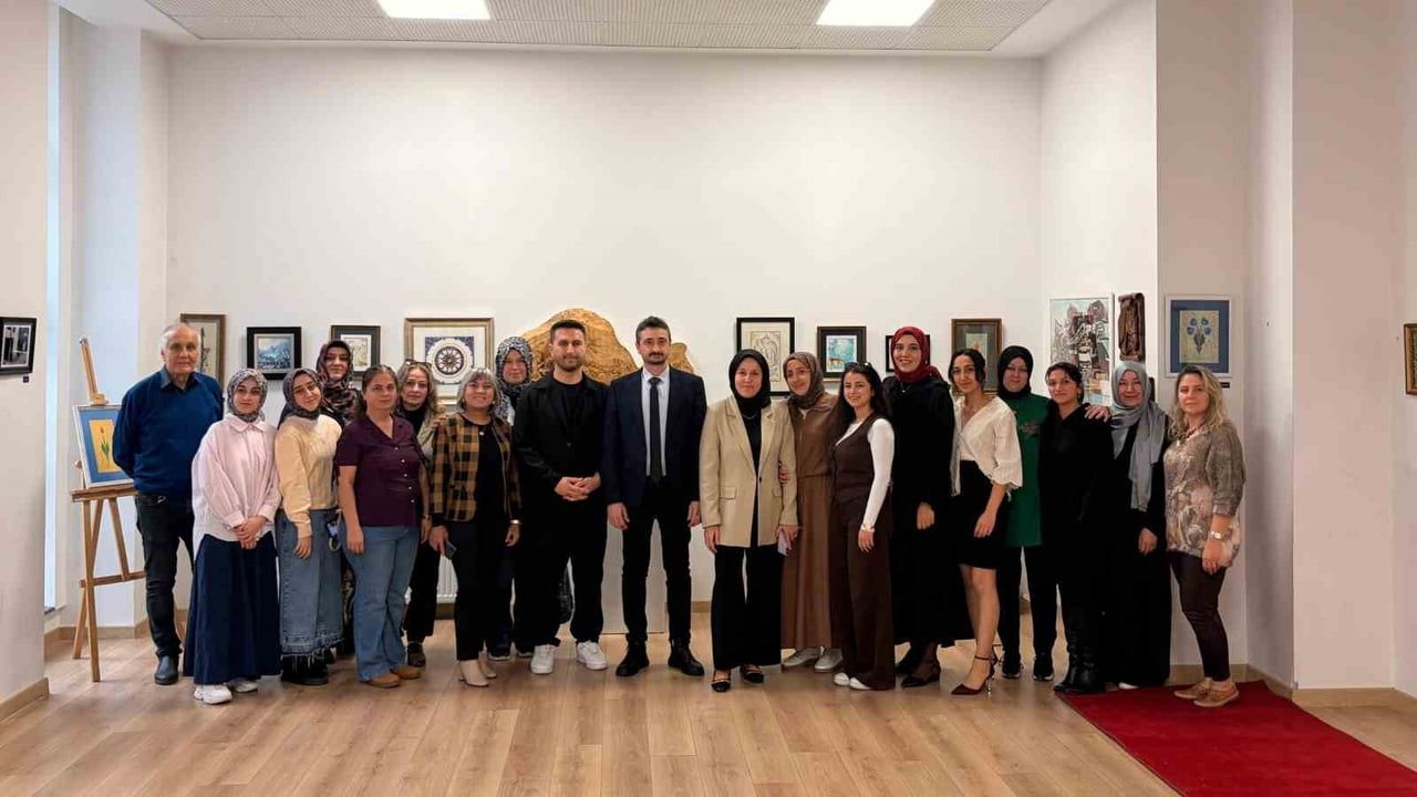 TÜRKİYE CUMHURİYETİ’NİN 103. YILI DOLAYISIYLA DÜZENLENEN "100+3 ŞEHİRLER ARASI KARMA SERGİ"...
