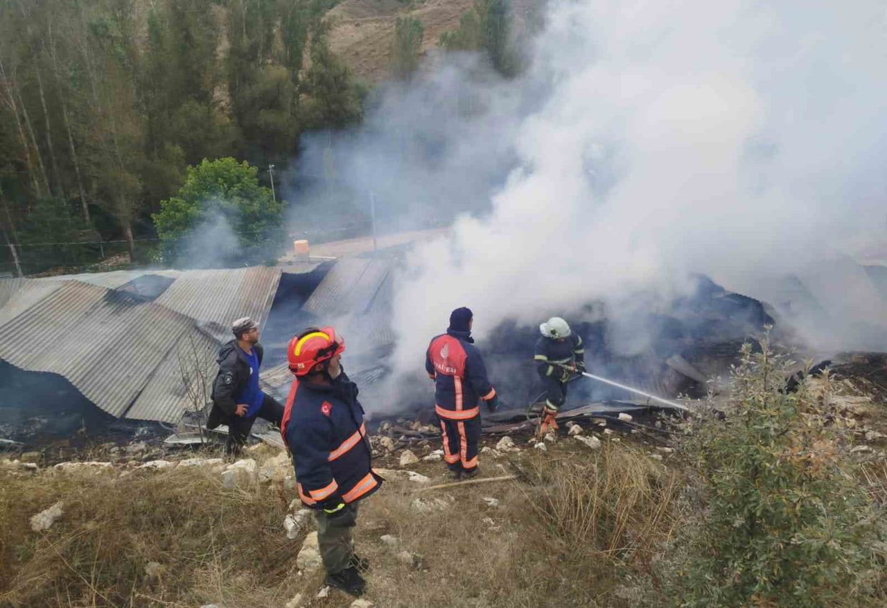 HEYBETEPE KÖYÜNDE ÇIKAN YANGIN SÖNDÜRÜLDÜ