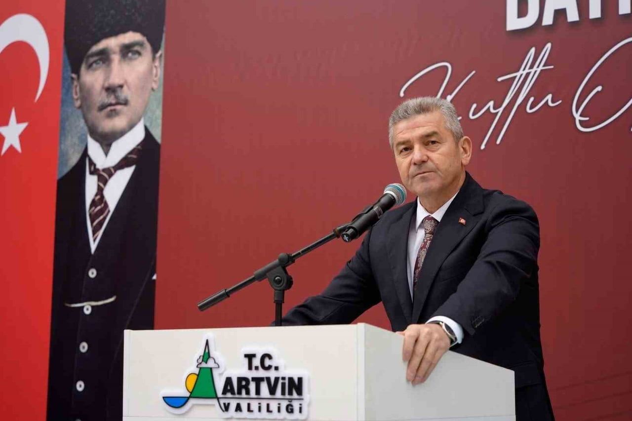 ARTVİN’DE 29 EKİM CUMHURİYET BAYRAMI’NIN 103. YIL DÖNÜMÜ, ÖĞRENCİLERİN GÖSTERİLERİ, HALK OYUNLARI...