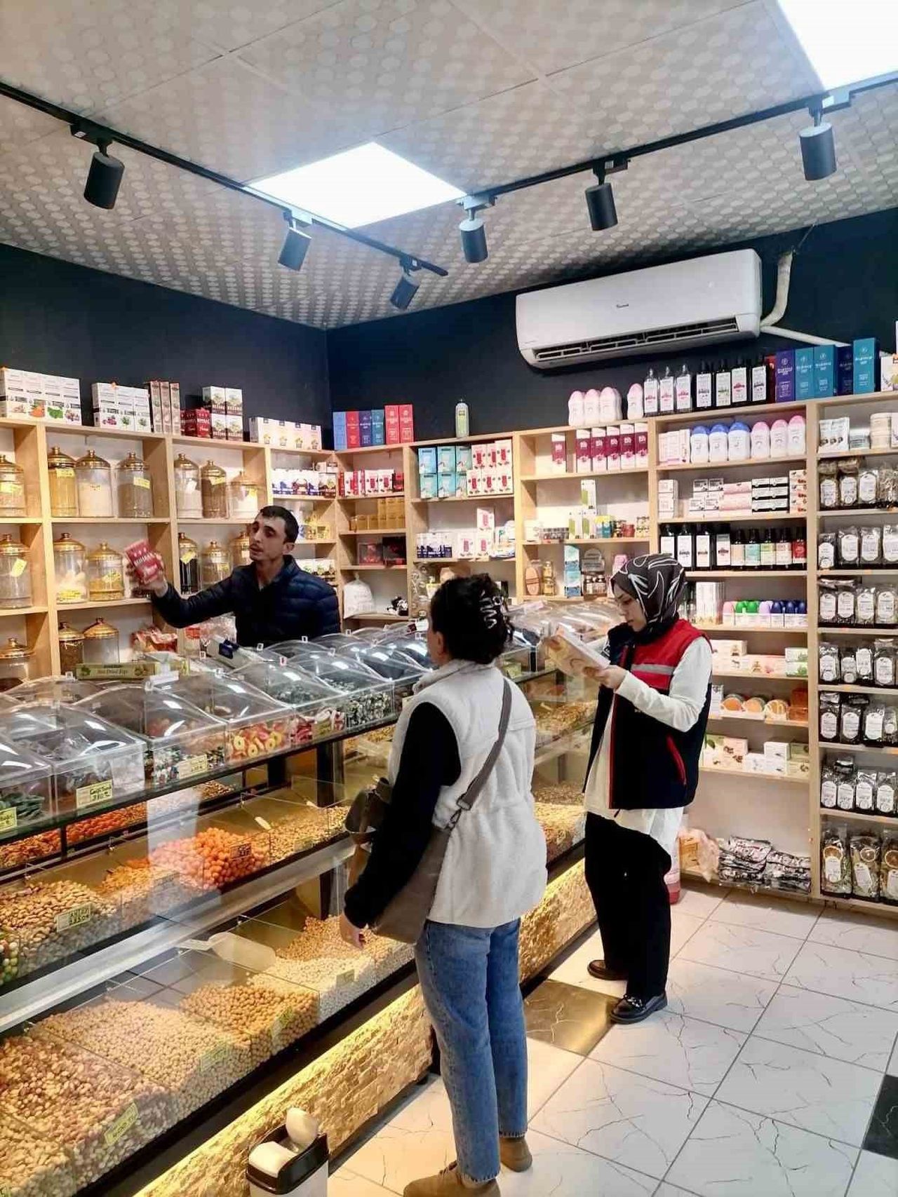 AFYONKARAHİSAR’IN İSCEHİSAR İLÇESİNDE GIDA İŞLETMELERİNE YÖNELİK RESMÎ KONTROL VE DENETİMLER...