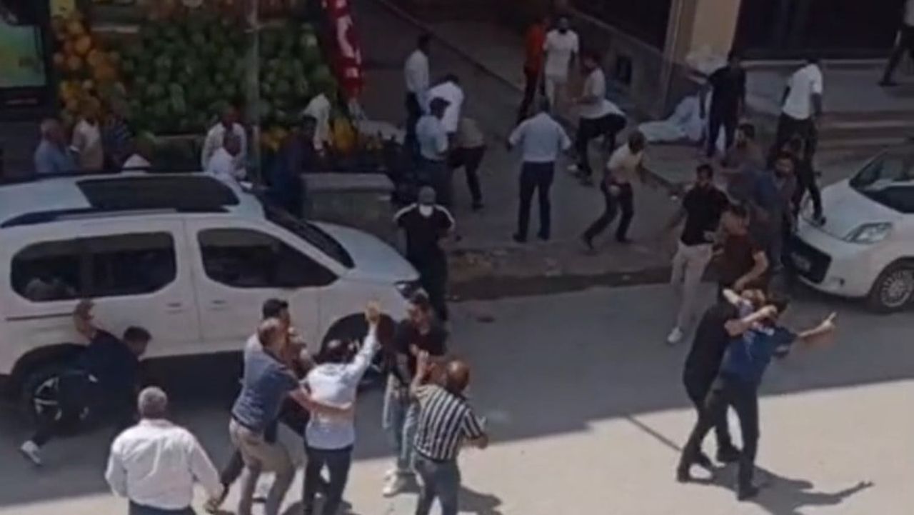 VAN'IN MURADİYE İLÇESİNDE İKİ AİLE ARASINDA ÇIKAN VE 21 YAŞINDAKİ A.Ç.'NİN HAYATINI KAYBETTİĞİ...
