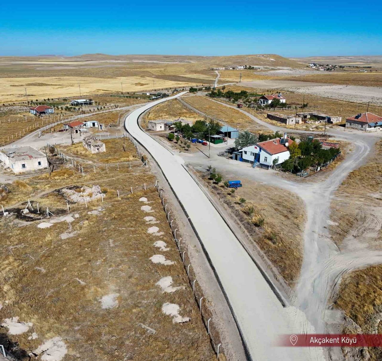 AKSARAY’DA YAZ MEVSİMİNİN BAŞLANGICIYLA KÖY YOLLARINDA BAŞLATILAN ASFALT ÇALIŞMALARI HIZLA DEVAM...
