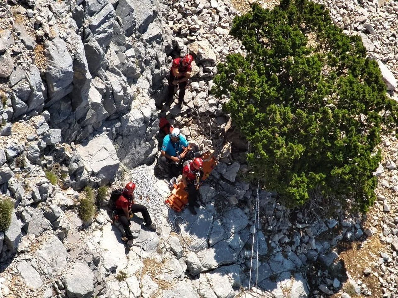 MUĞLA’NIN FETHİYE İLÇESİNDE DÜNYACA ÜNLÜ ÖLÜDENİZ MAHALLESİ’NDEKİ BABADAĞ’DA MEYDANA GELEN YAMAÇ...