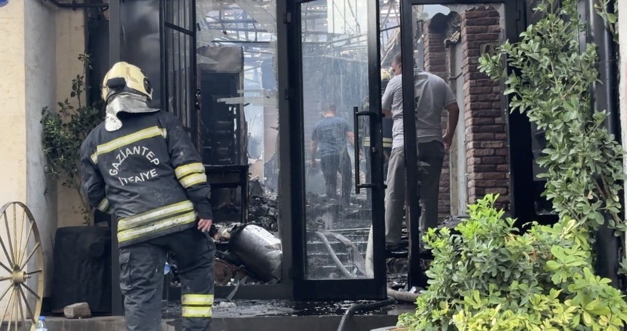 GAZİANTEP'TE BİR RESTORANDA YANGIN ÇIKTI