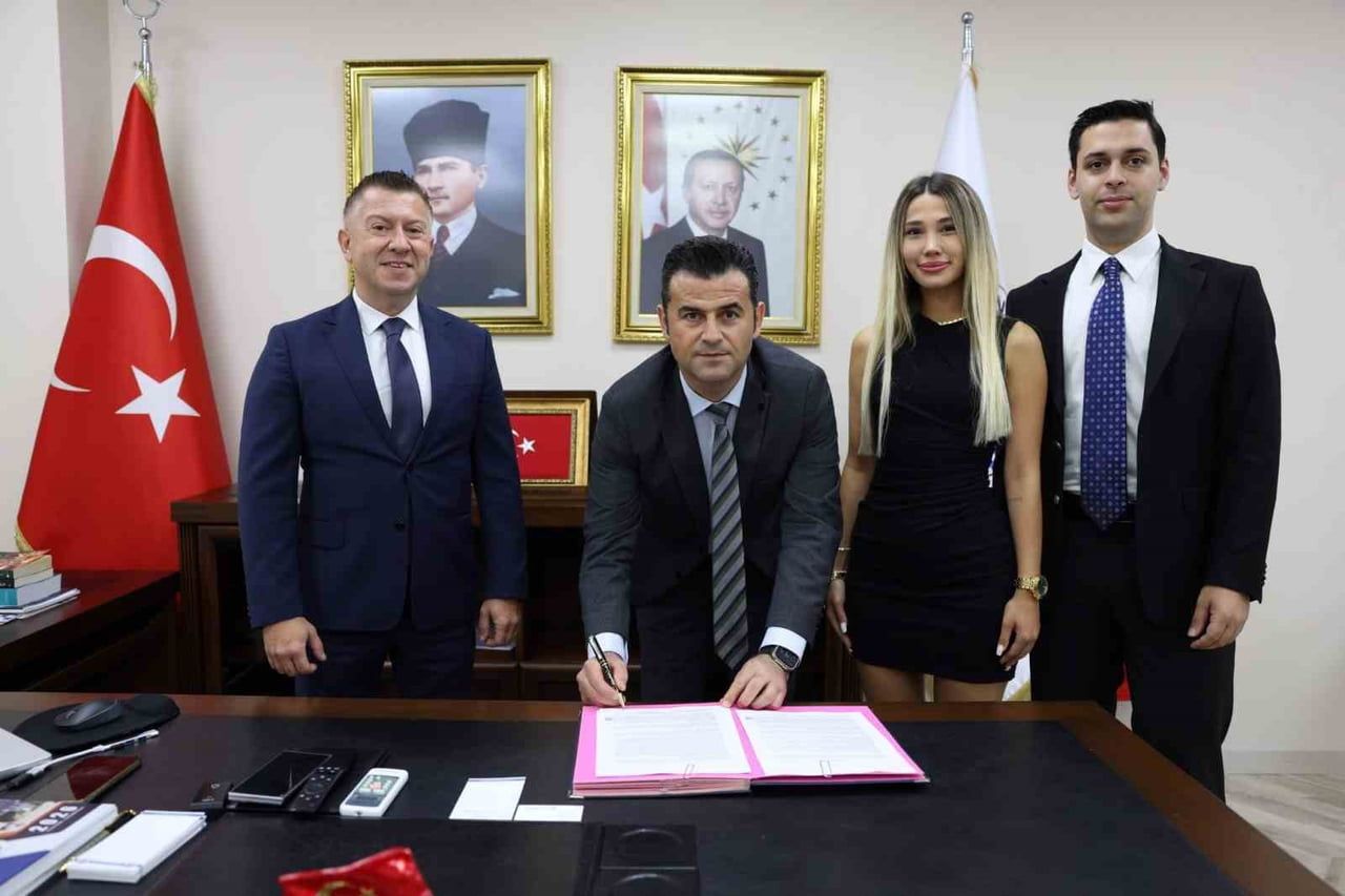 MERSİN'DE AKDENİZ BELEDİYESİNDE GÖREV YAPAN 650 ŞİRKET ÇALIŞANINA, 40 AYLIK SÜRE İÇİN KİŞİ BAŞI 44...