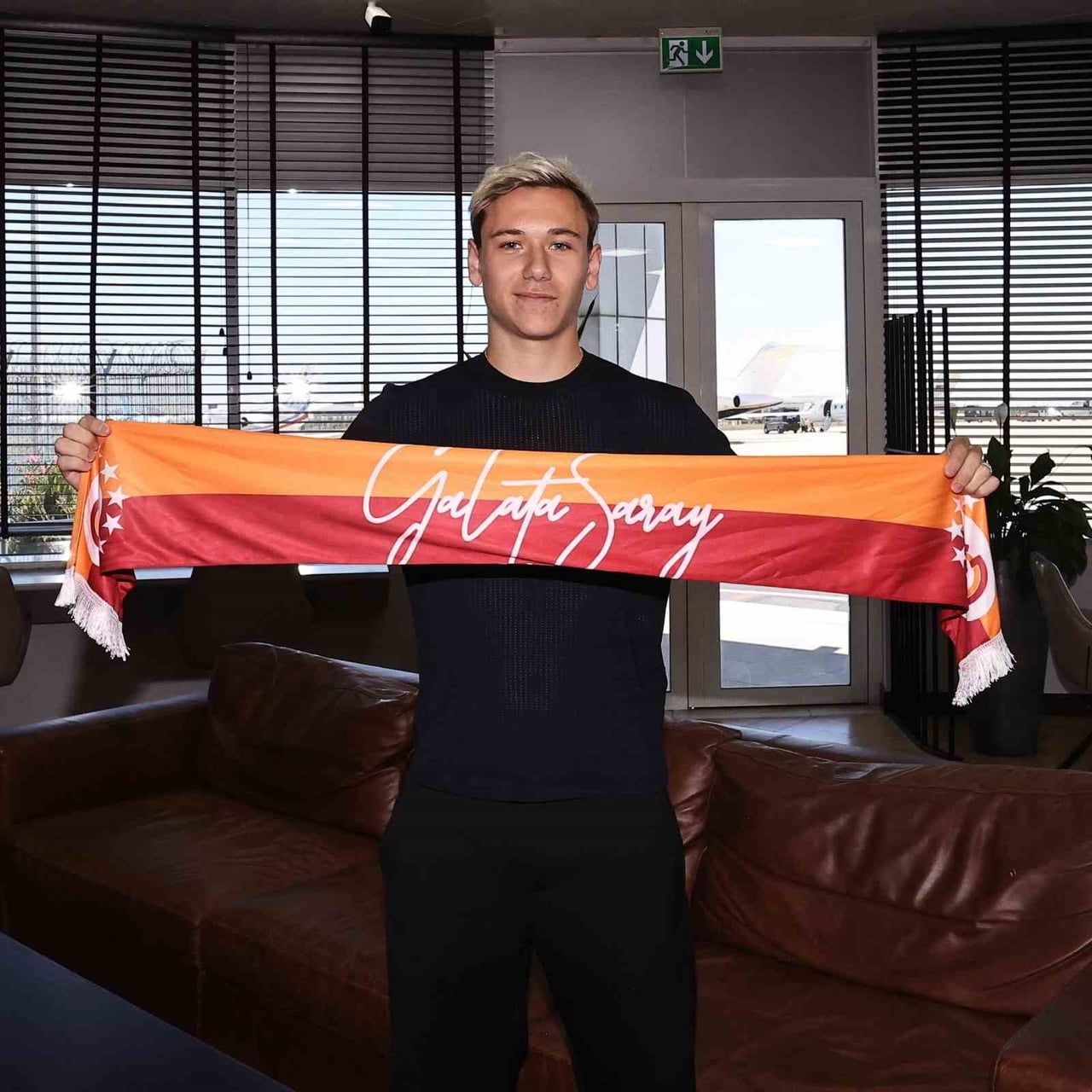 GALATASARAY'IN TRANSFER GÖRÜŞMELERİNE BAŞLADIĞI 21 YAŞINDAKİ SERGEİ BATRAKOV, ÖZEL UÇAKLA...