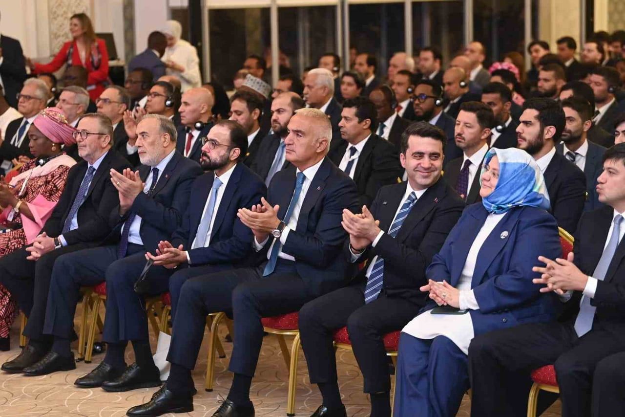 DÜNYANIN FARKLI COĞRAFYALARINDA YAŞAYAN MİLYONLARCA MÜSLÜMANIN KÜLTÜREL VE TARİHİ KÖKLERİNİ...