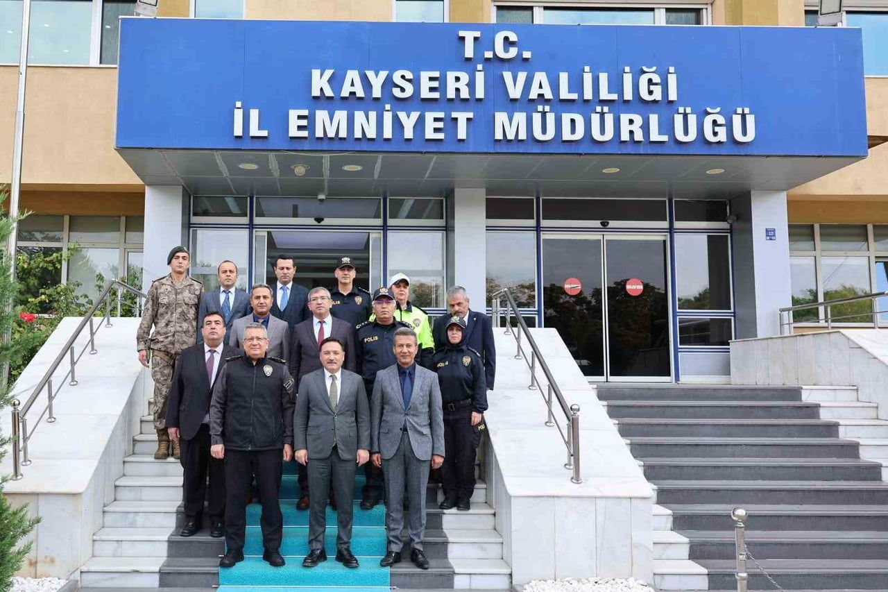 KAYSERİ VALİSİ GÖKMEN ÇİÇEK; ŞEHRE ATANARAK GÖREVİNE BAŞLAYAN KAYSERİ İL EMNİYET MÜDÜRÜ SİNAN...